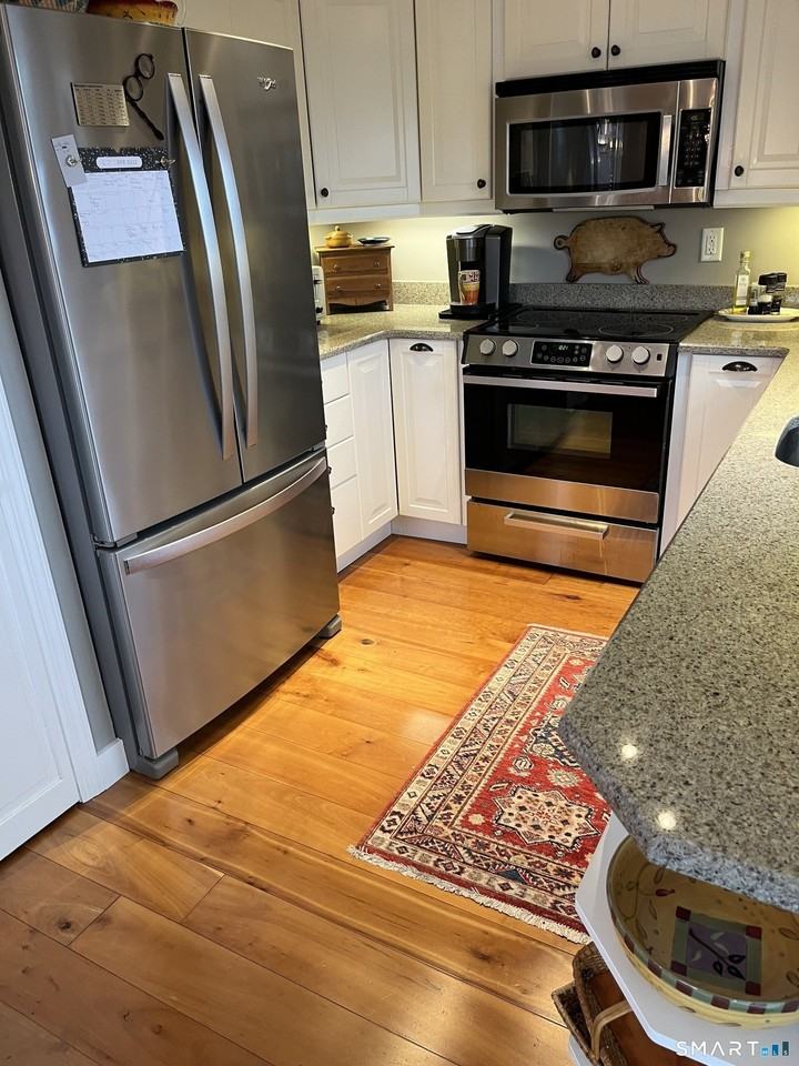 12 Masons Island Rd #5 - Photo 5 of 13