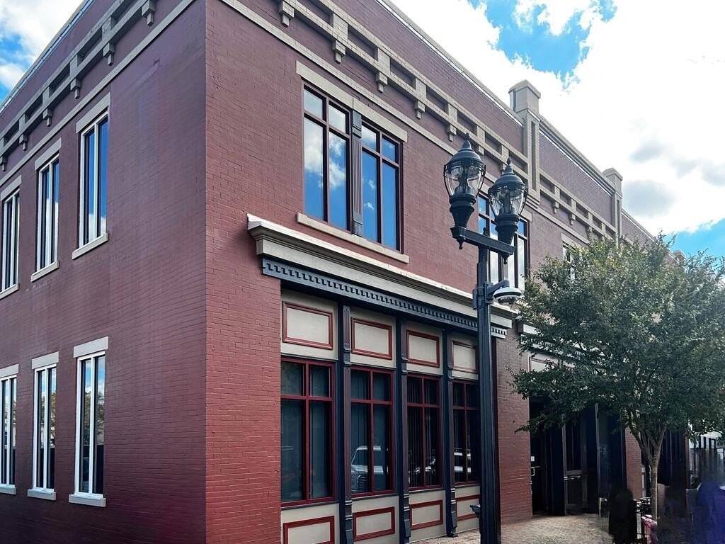 188 N Foster St - Photo 2 of 6