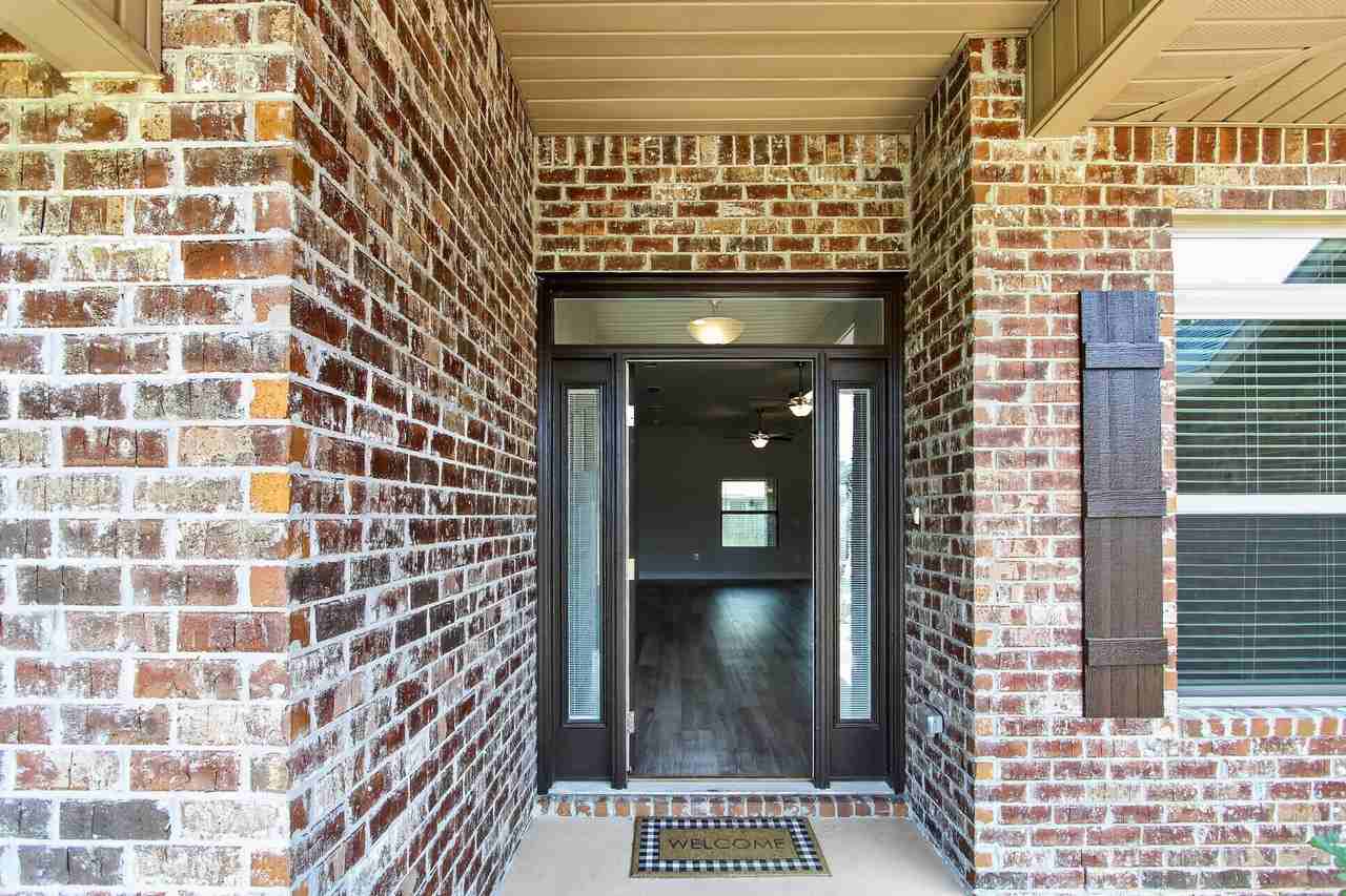 5823 Crestlake Dr - Photo 4 of 37