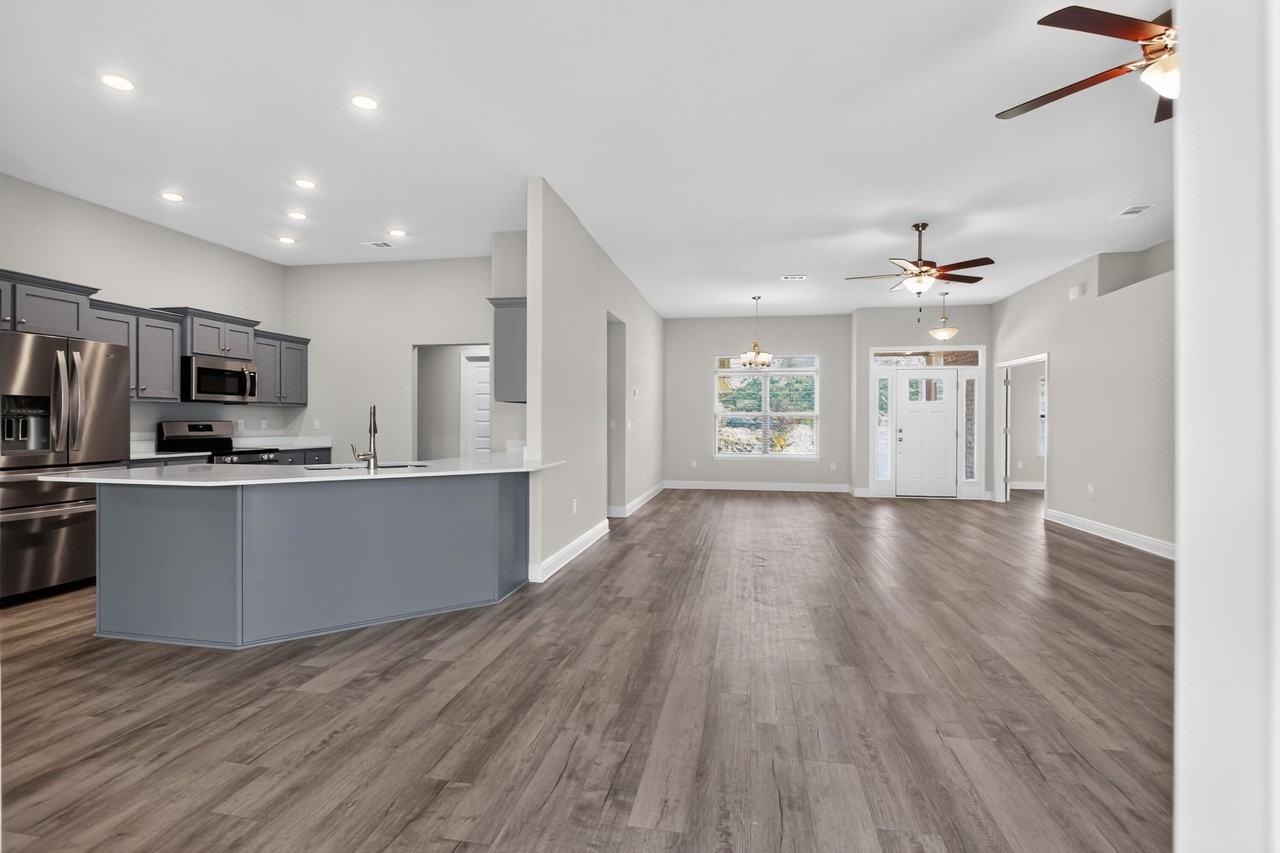 5823 Crestlake Dr - Photo 7 of 37