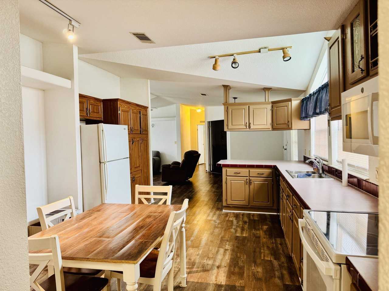 24490 5th Ave - Photo 4 of 15