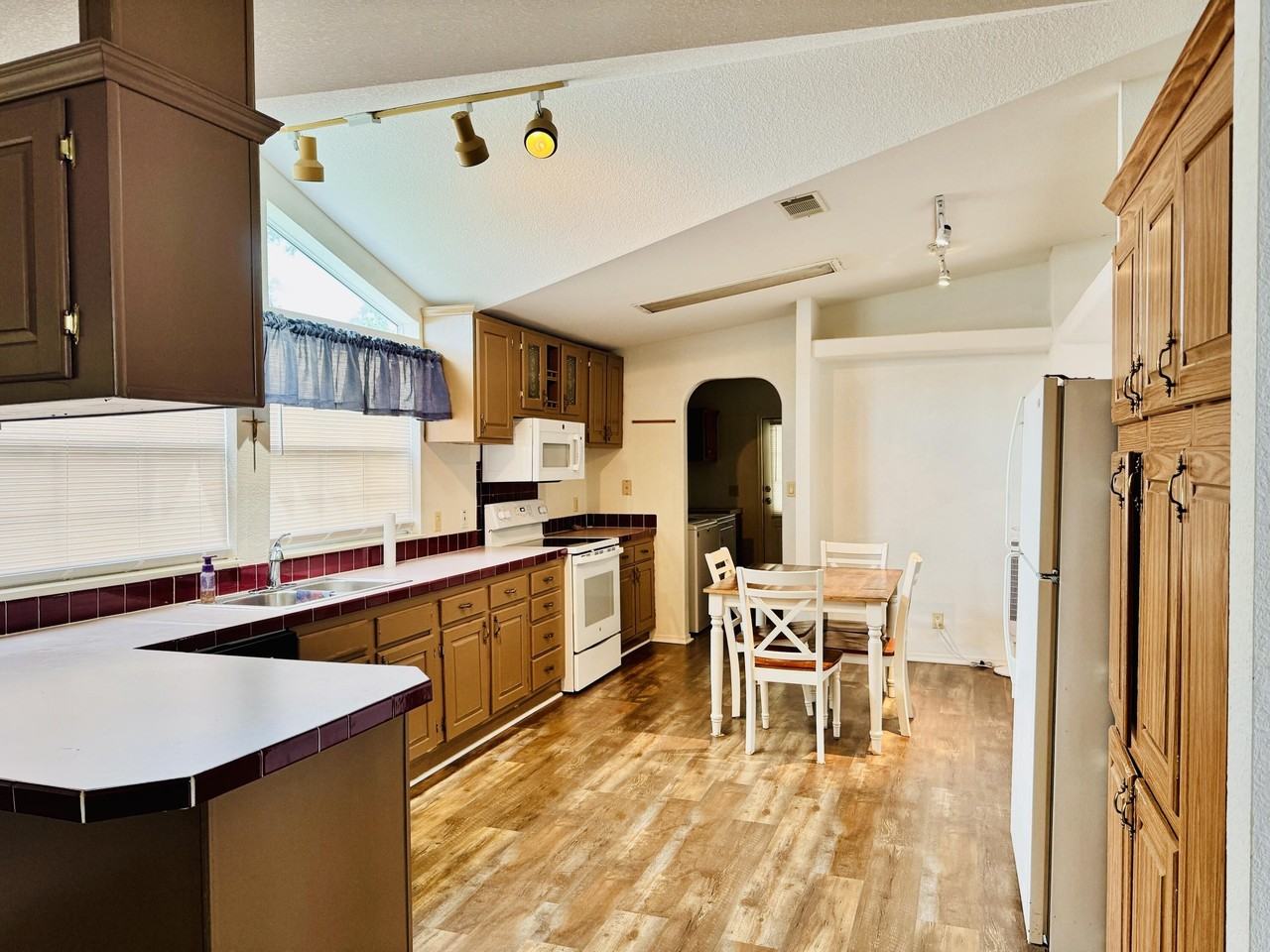 24490 5th Ave - Photo 5 of 15