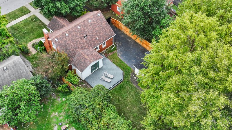 219 Burke Rd - Photo 5 of 50