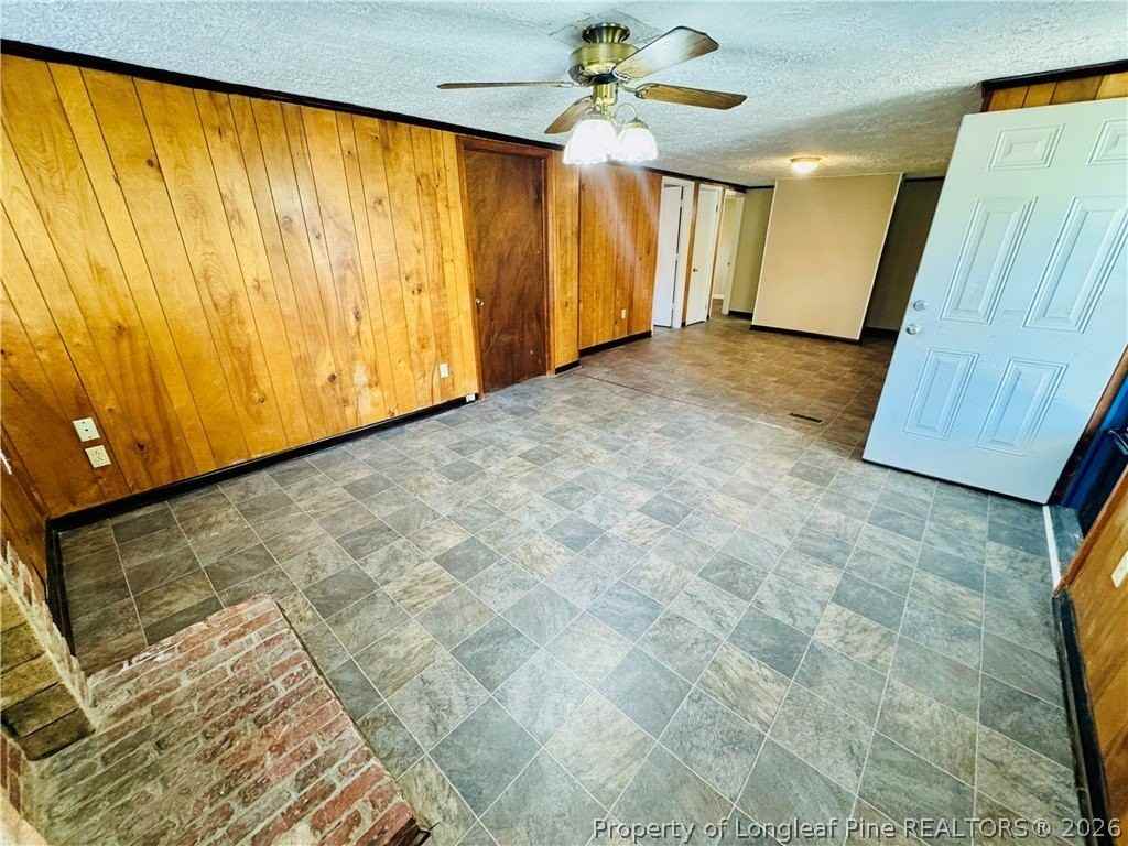 1003 James St - Photo 4 of 25