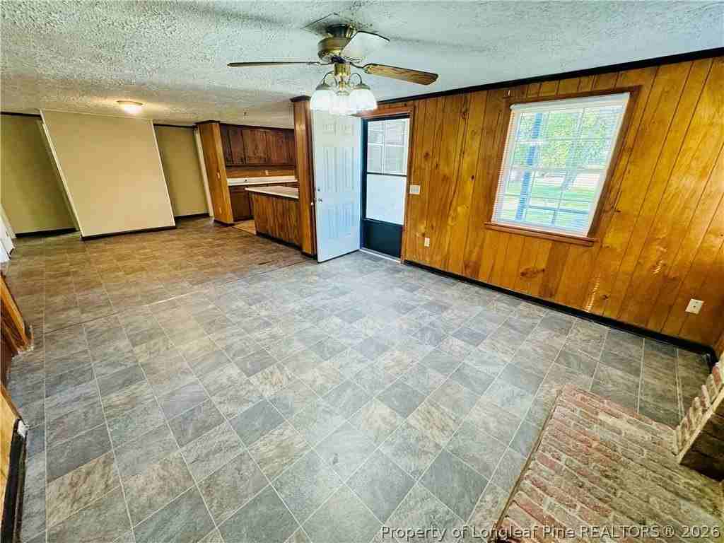 1003 James St - Photo 5 of 25