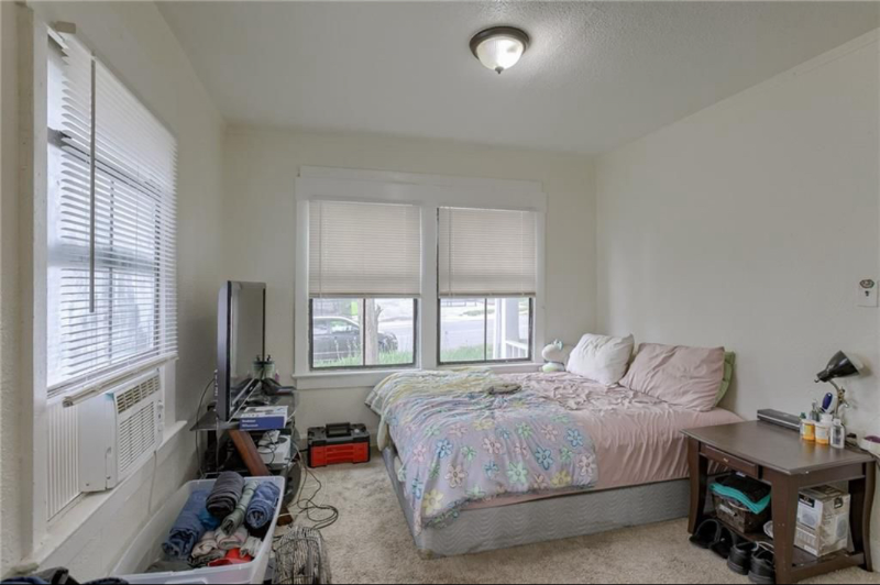 2028 Hardesty Ave - Photo 4 of 4