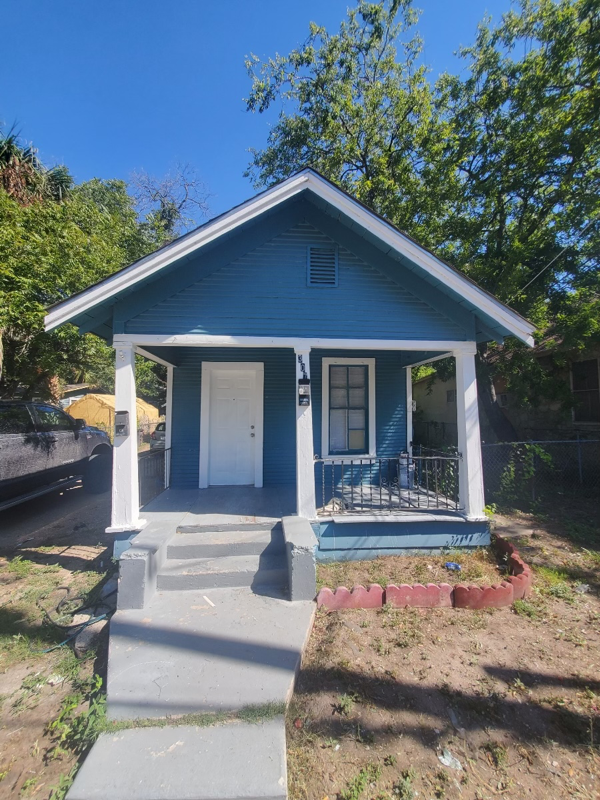 307 E Lambert St #1