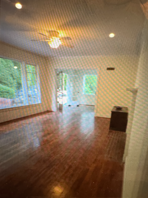 917 Greenwood Rd - Photo 3 of 8