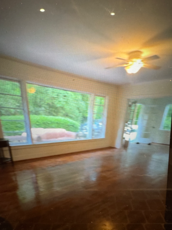 917 Greenwood Rd - Photo 4 of 8