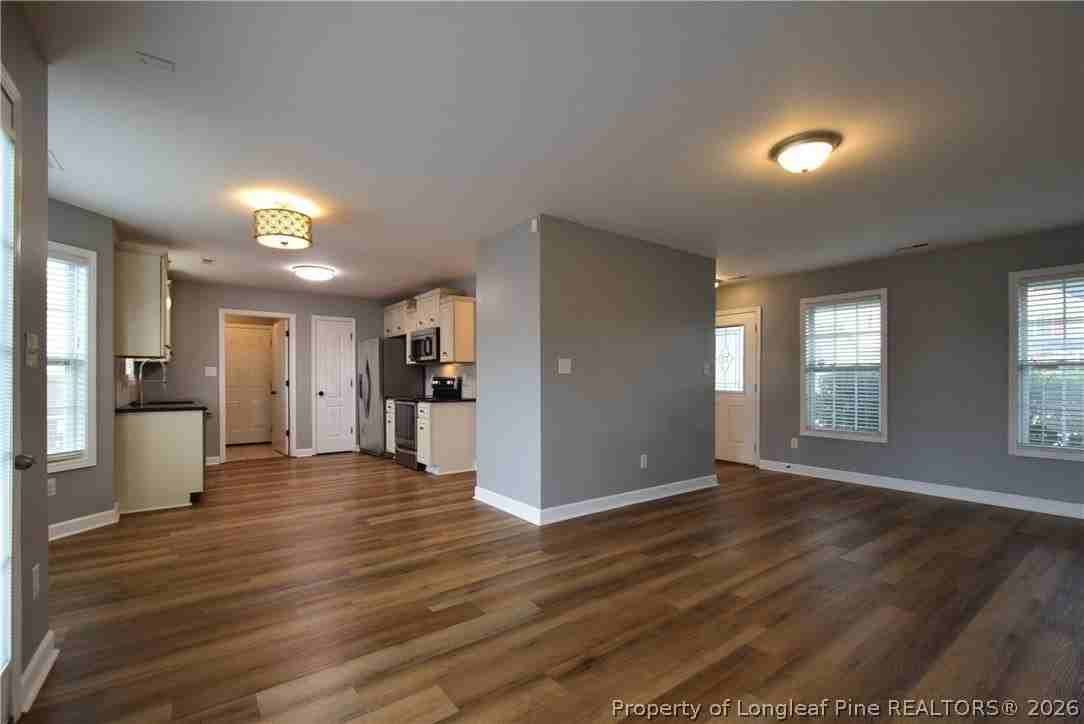 205 Stockbridge Dr - Photo 3 of 23