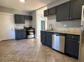 featured image of 856 N Mayfield Ave #2S
