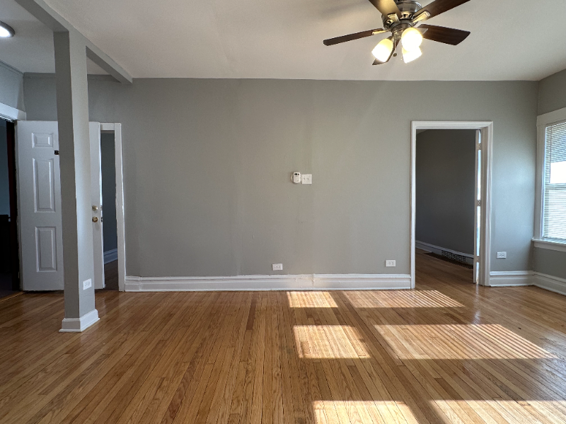 856 N Mayfield Ave #2S - Photo 3 of 10