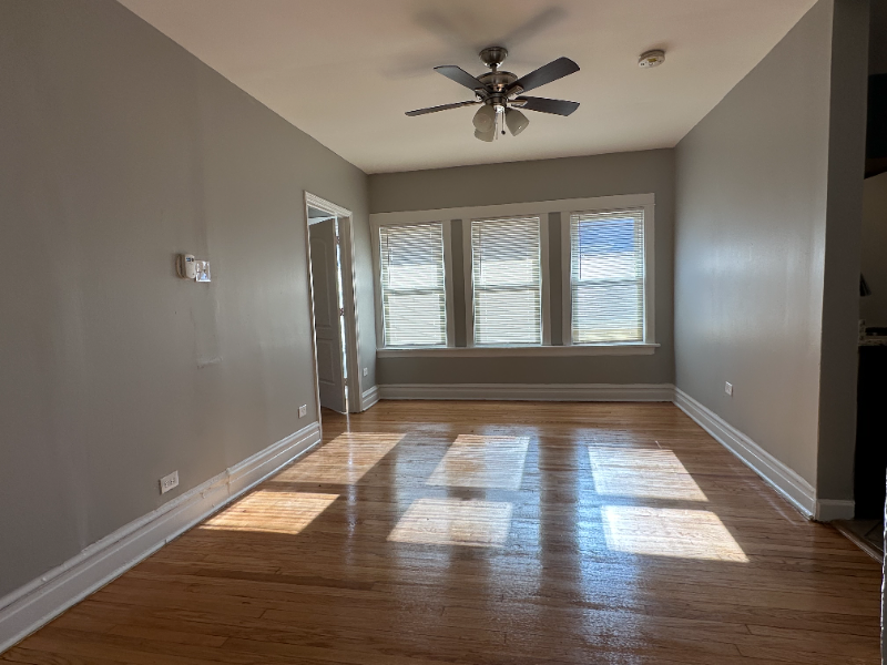 856 N Mayfield Ave #2S - Photo 5 of 10