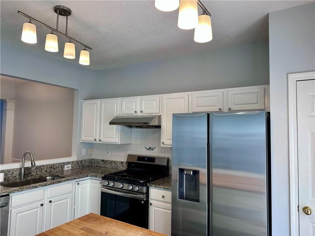 6004 Falling Water Ct - Photo 4 of 23