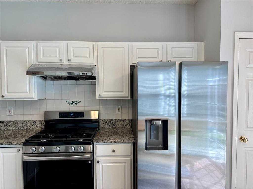 6004 Falling Water Ct - Photo 5 of 23