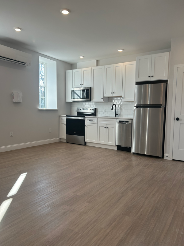 1193 Commercial St #5A - Photo 2 of 7