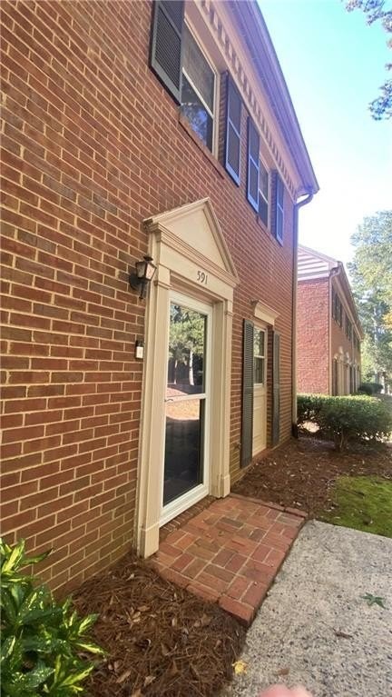 591 Wedgewood Dr #591 - Photo 2 of 32