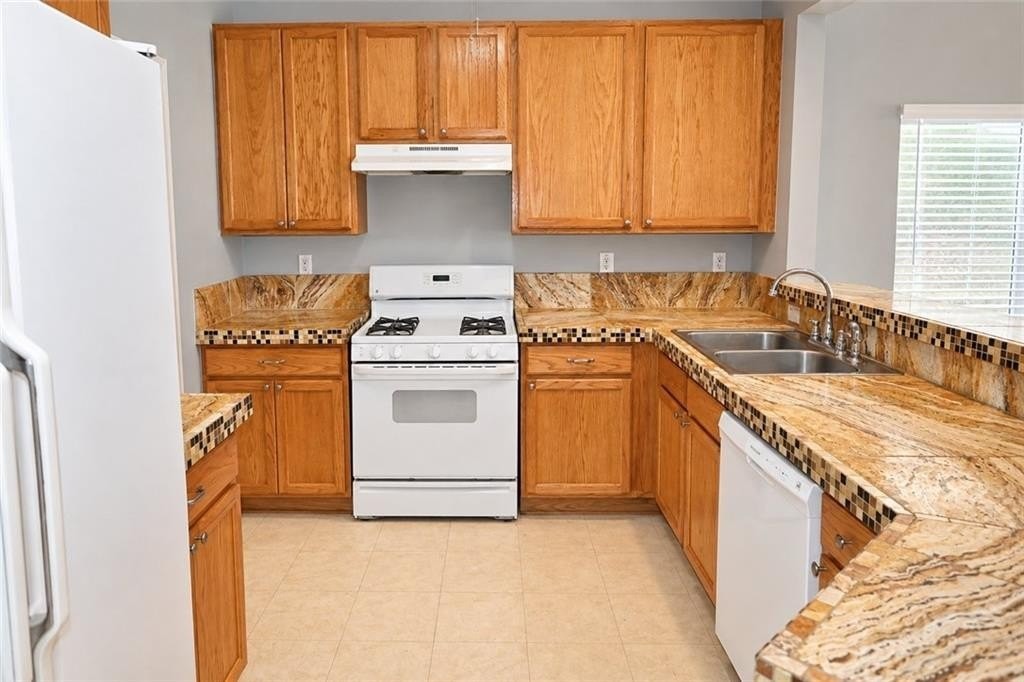 1563 Rachels Rdg Nw - Photo 5 of 27
