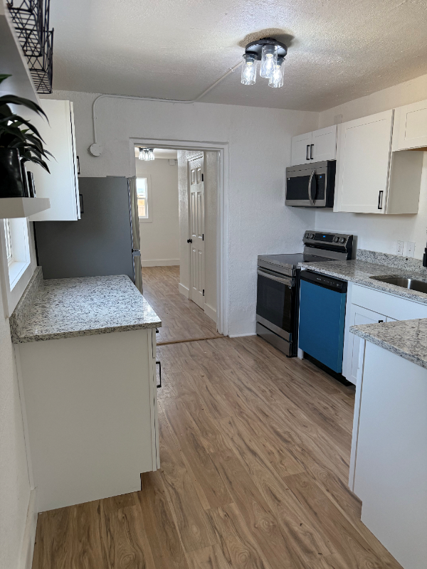 807 4th St #2 - Photo 3 of 12