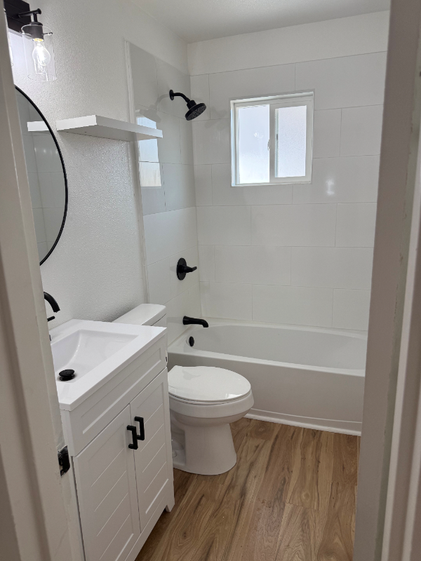 807 4th St #2 - Photo 5 of 12