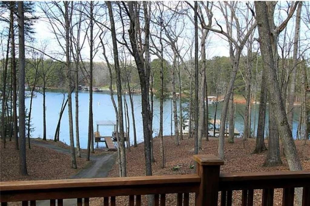 3235 Lakeside Dr - Photo 2 of 2