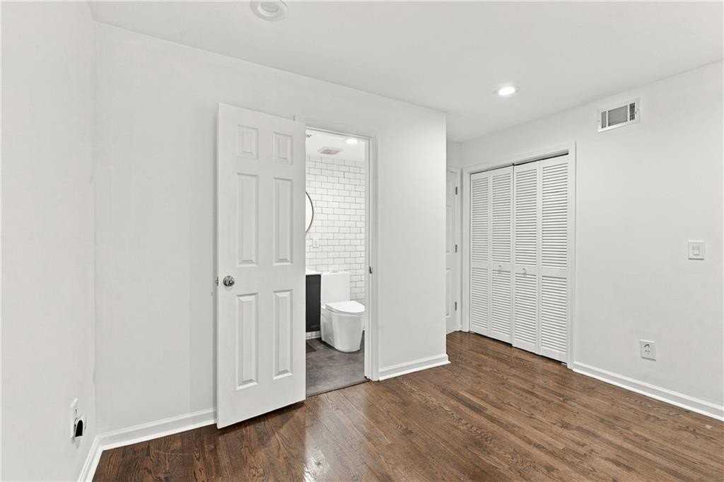 653 Park Village Dr Ne - Photo 5 of 32
