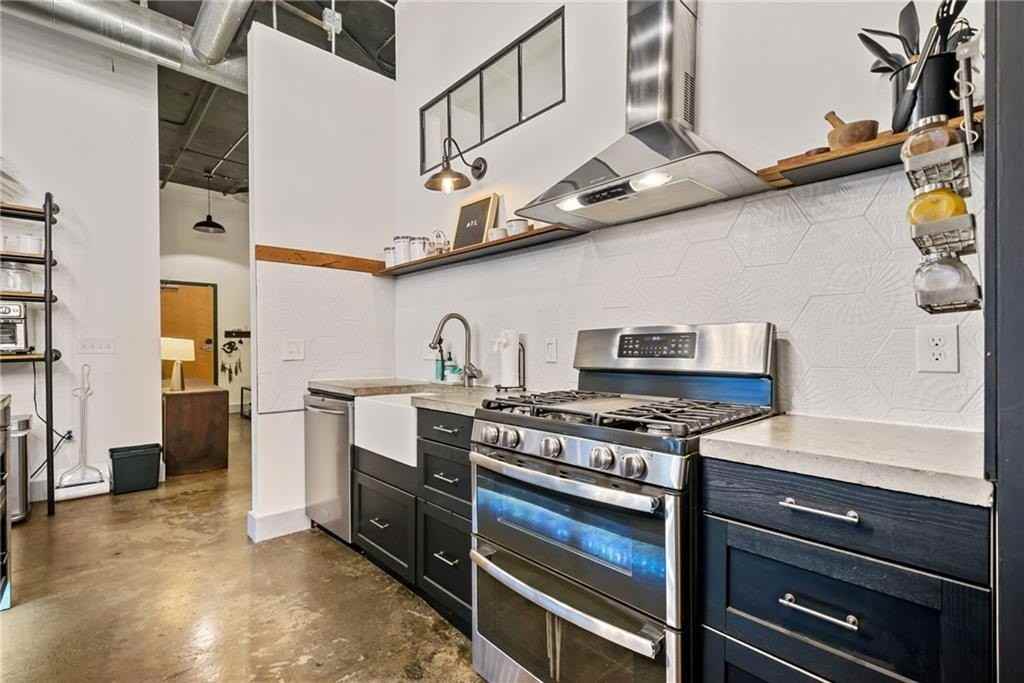 881 Memorial Dr Se #118 - Photo 5 of 50