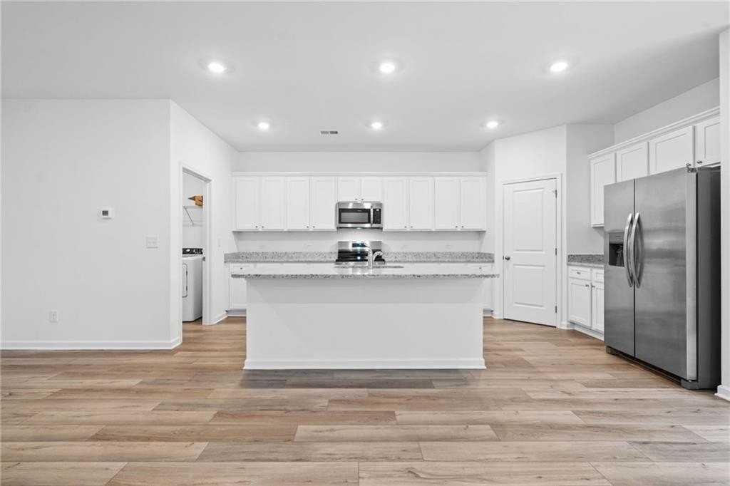 788 Evergreen Rd - Photo 5 of 34