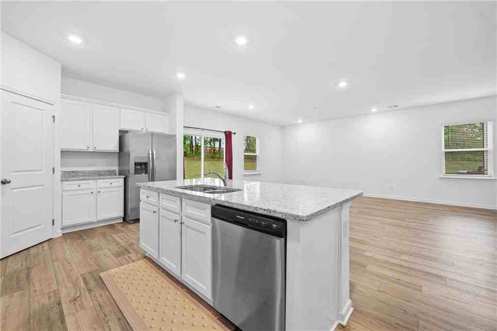 788 Evergreen Rd - Photo 6 of 34