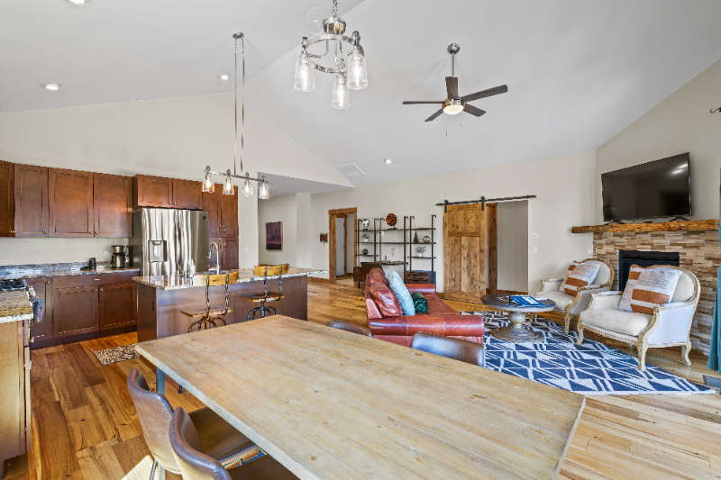 498 Badger Trail Dr - Photo 5 of 18