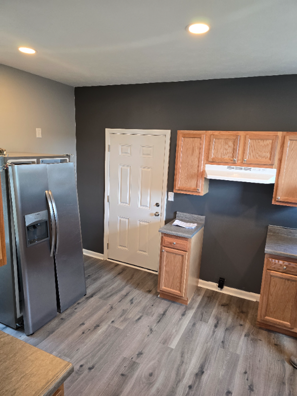 523 Logan Ave - Photo 4 of 20