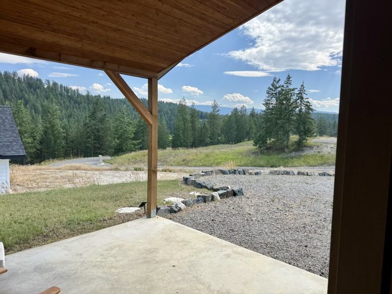 245 Kokanee Dr - Photo 4 of 9