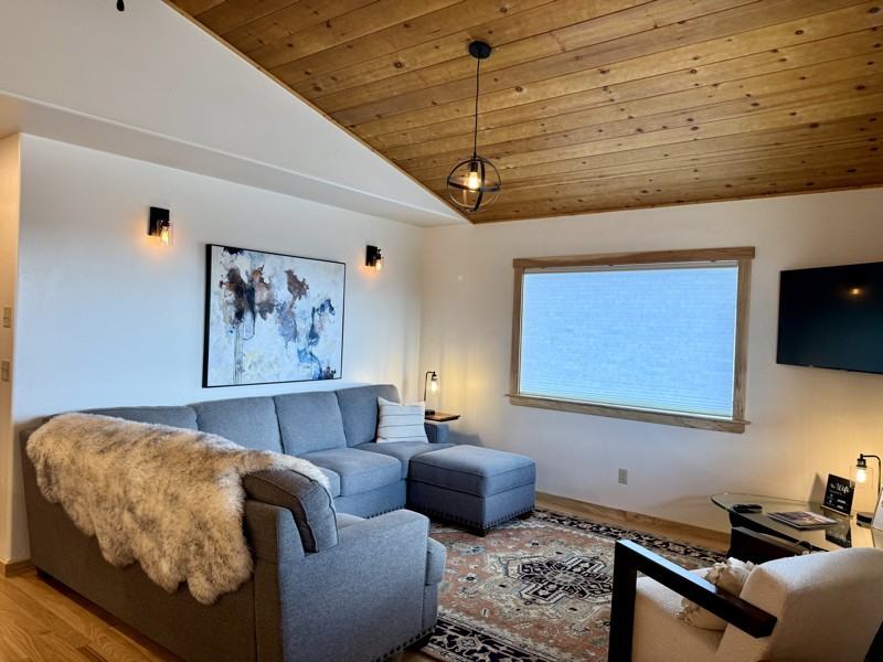 245 Kokanee Dr - Photo 5 of 9