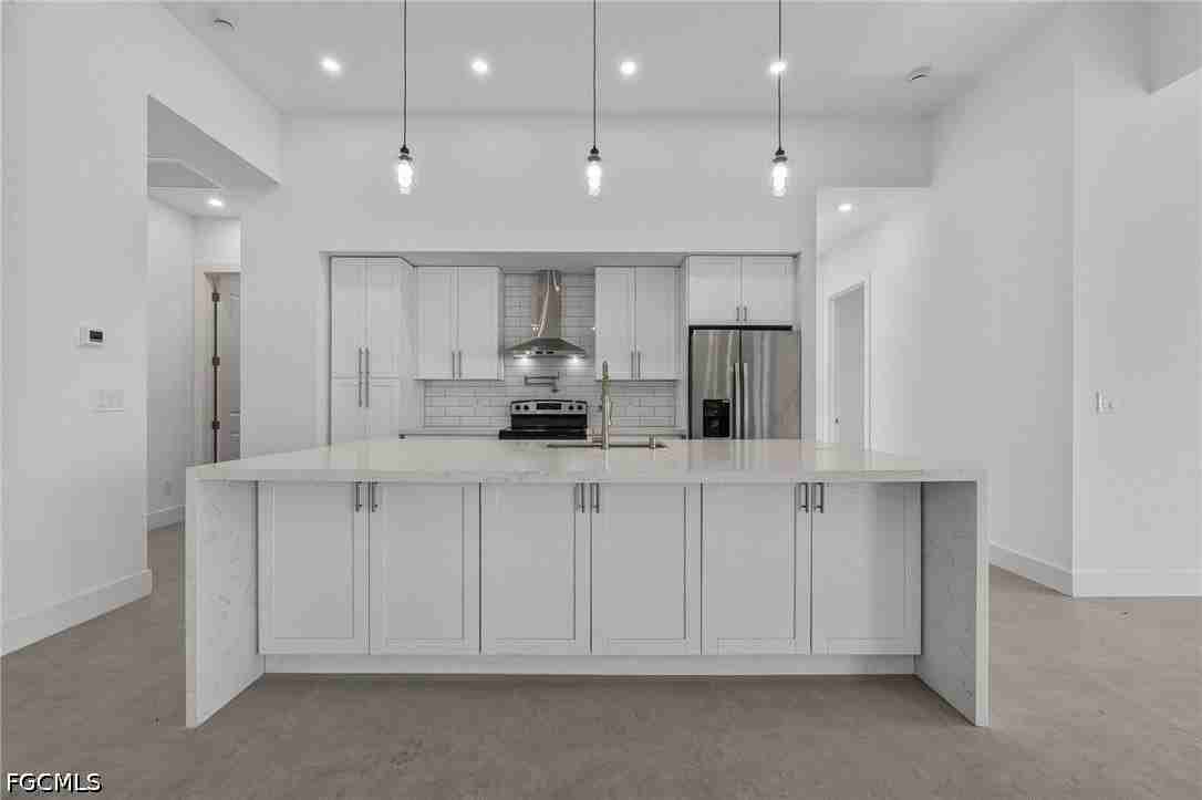 1728 Kismet Pkwy W - Photo 3 of 34