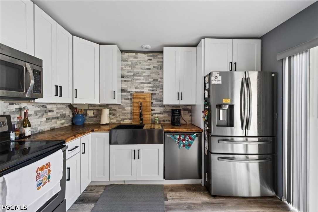 5240 Cedarbend Dr #3 - Photo 6 of 20