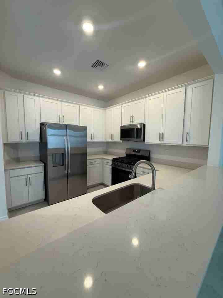 14828 Bluewater Rd - Photo 6 of 43