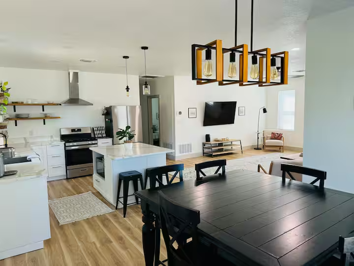 311 Church St - Photo 2 of 12