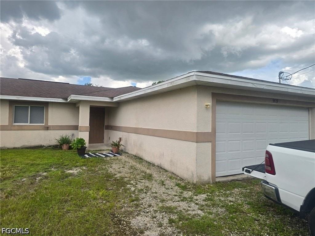 909 Eisenhower Blvd