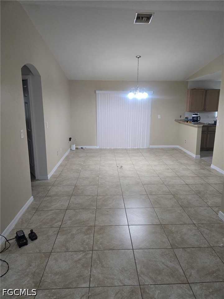 909 Eisenhower Blvd - Photo 2 of 4