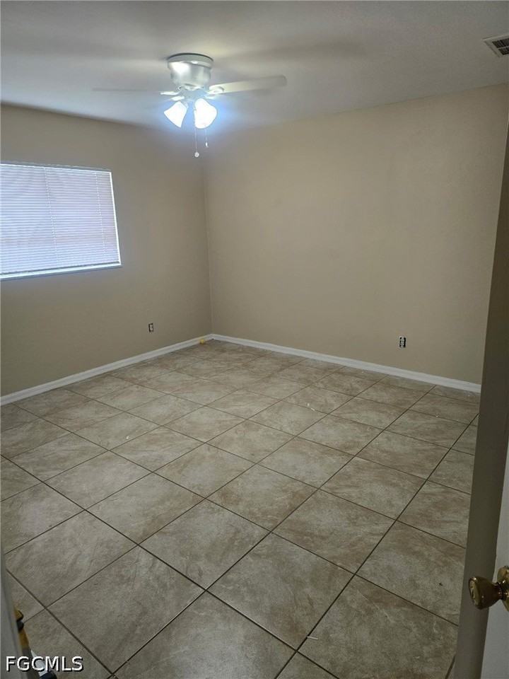 909 Eisenhower Blvd - Photo 3 of 4