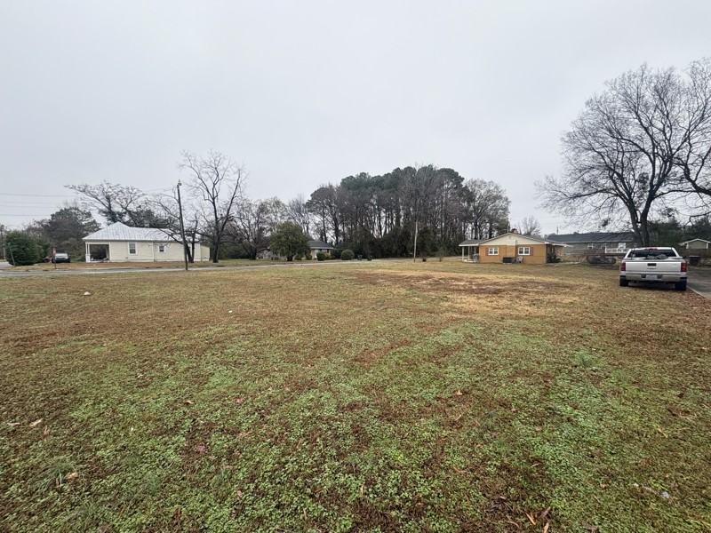 609 W Holly St - Photo 3 of 12