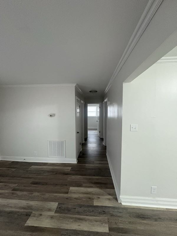 609 W Holly St - Photo 7 of 12