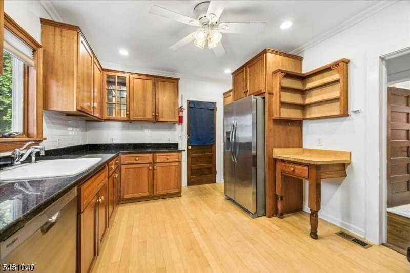 44 Walnut Cres - Photo 3 of 23