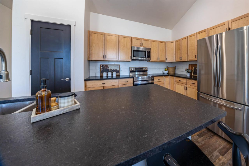 450 Fox Meadows Ct - Photo 6 of 20