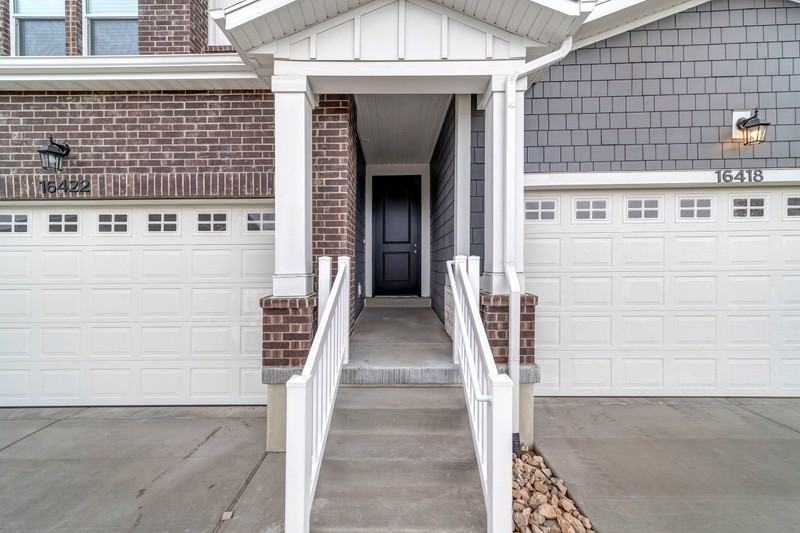 16422 S Bull Spring Ln - Photo 2 of 23