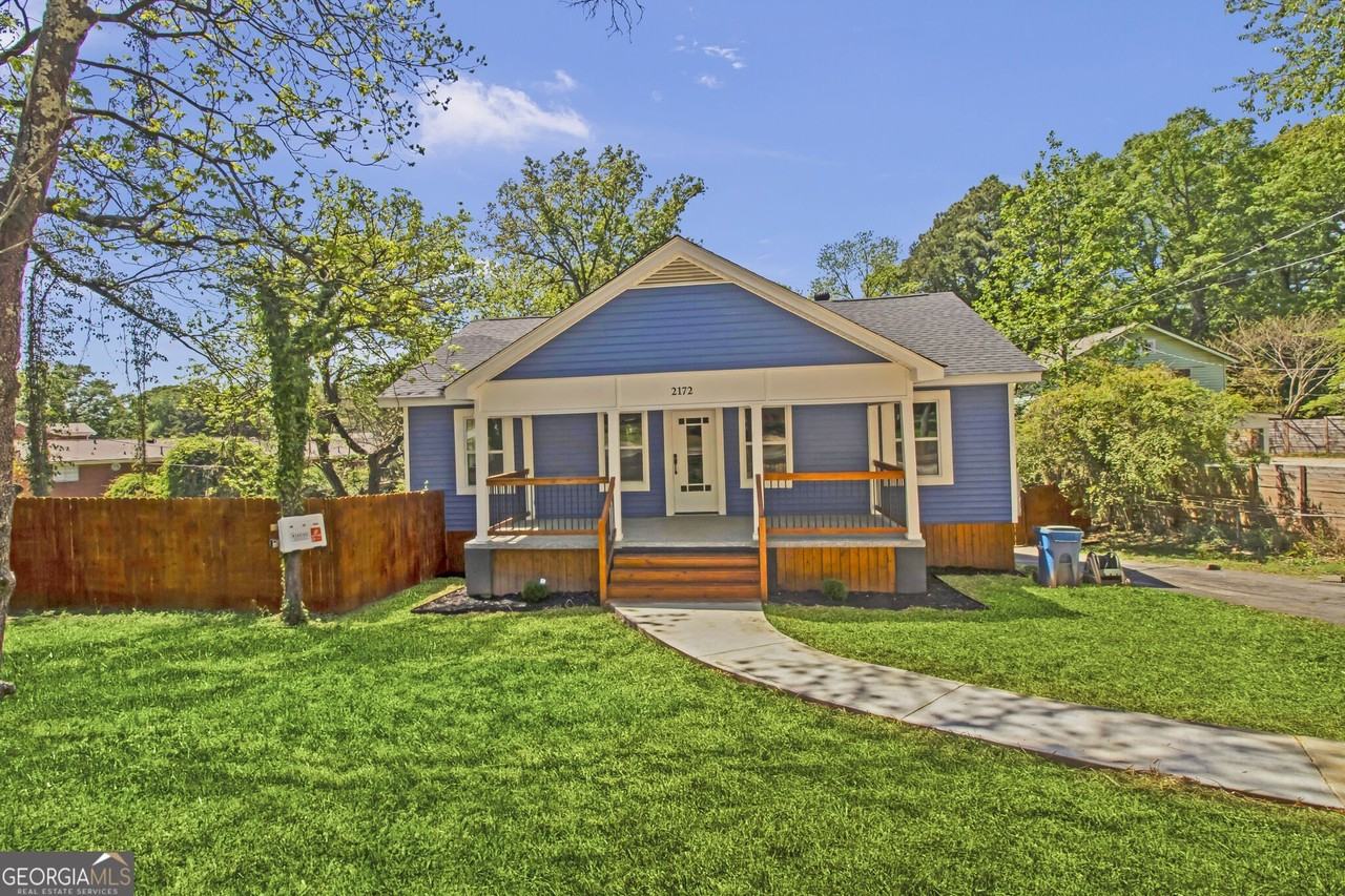 2172 Ben Hill Rd - Photo 3 of 31