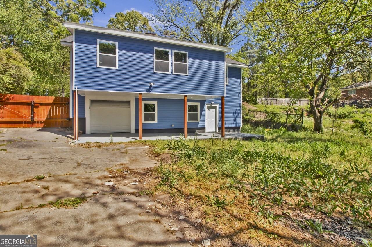 2172 Ben Hill Rd - Photo 5 of 31