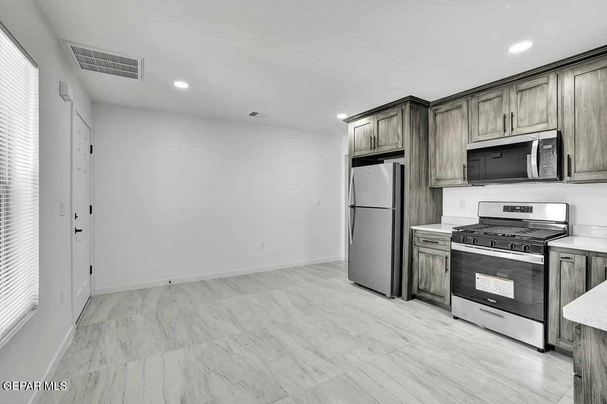 1107 Myrtle Ave #B - Photo 2 of 13