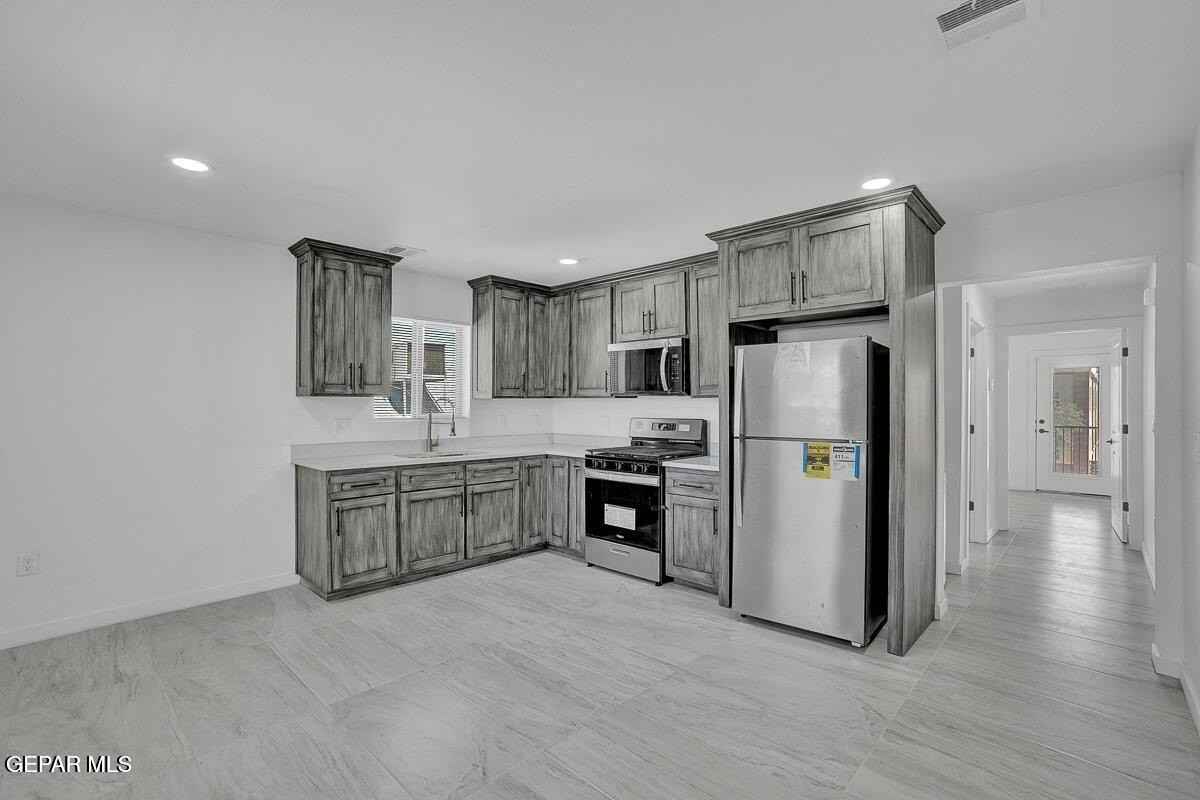 1107 Myrtle Ave #B - Photo 6 of 13