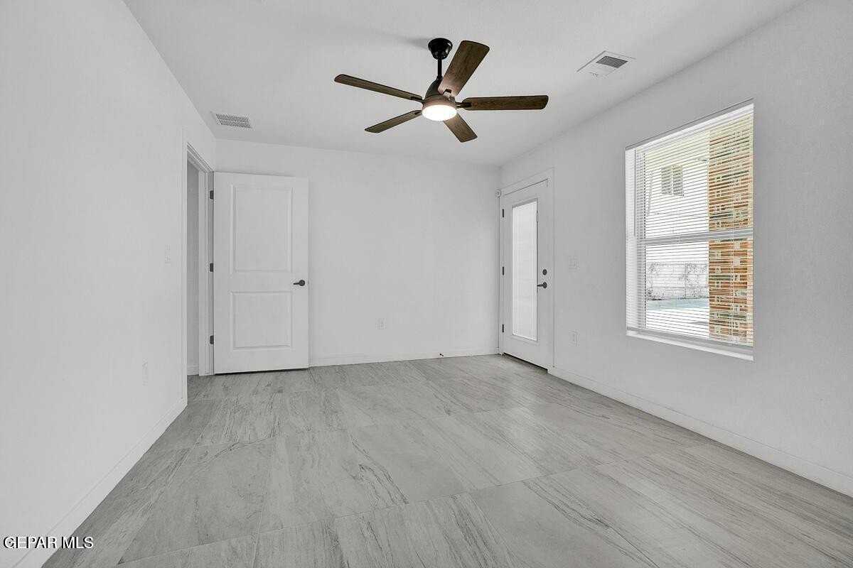 1107 Myrtle Ave #B - Photo 7 of 13